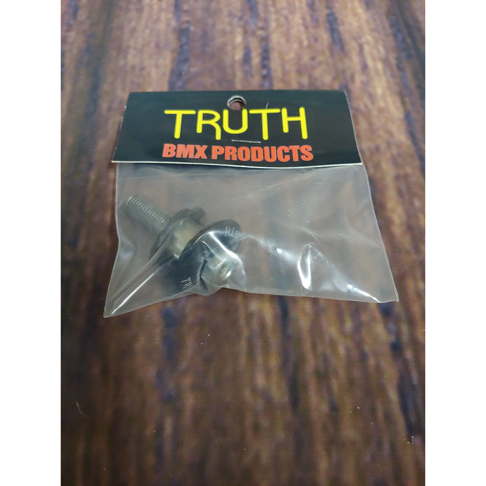 TRUTH FREESTYLE HOLLOW STAR NUT AND CAP